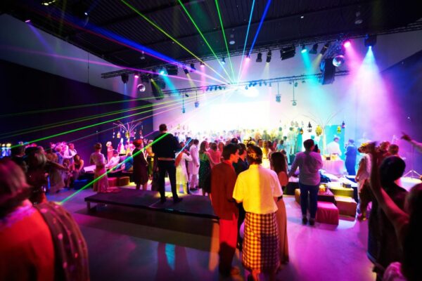 Firmafest Med Laserlys - WhiteWeddingDJ